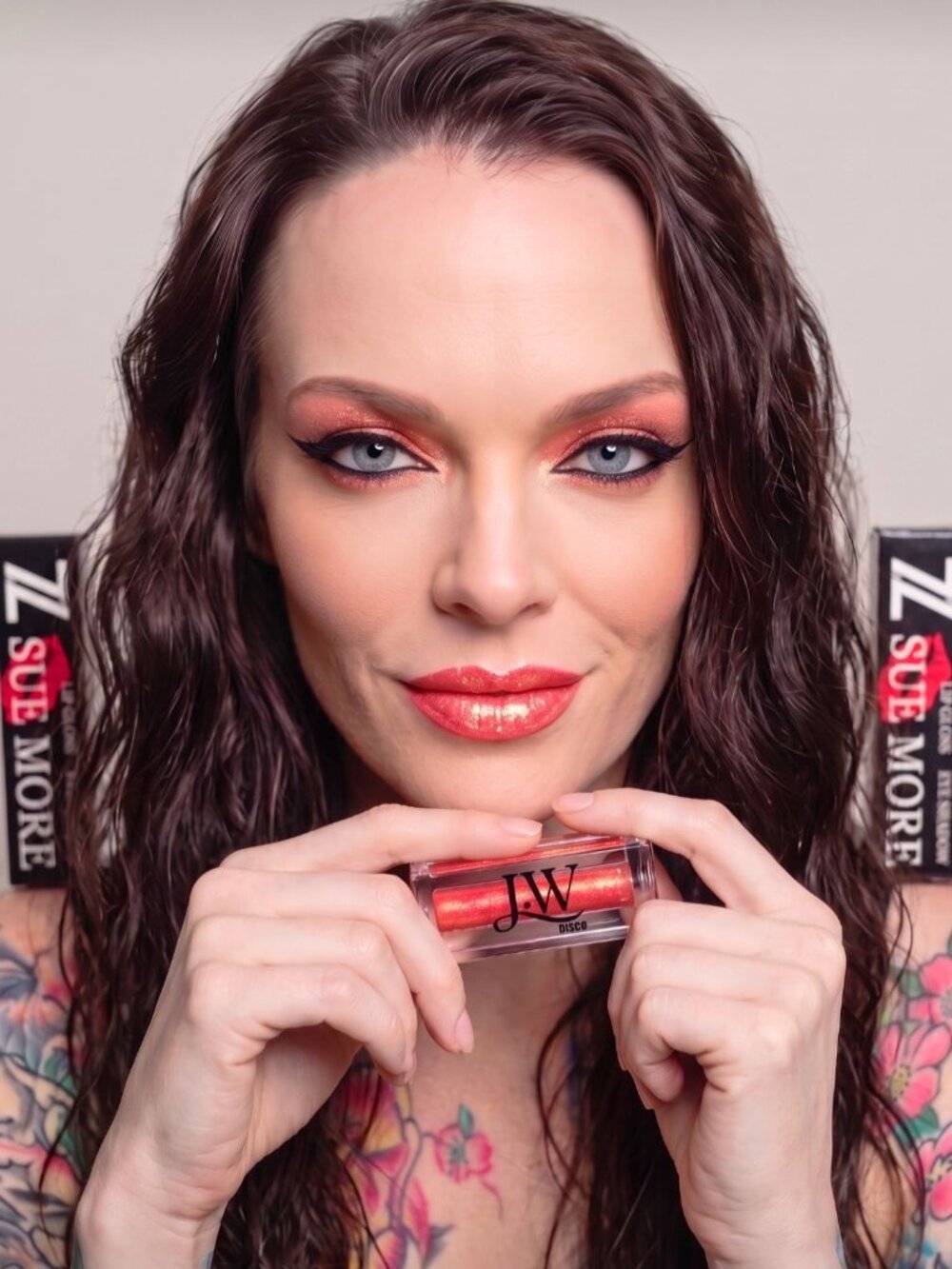 Sue More ✦ Lip Gloss & Eye Shadow ✦ Shimmering Red Dual‑Use Long‑Wear Formula